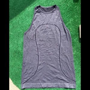 💙 Lululemon Tank Size 6💙